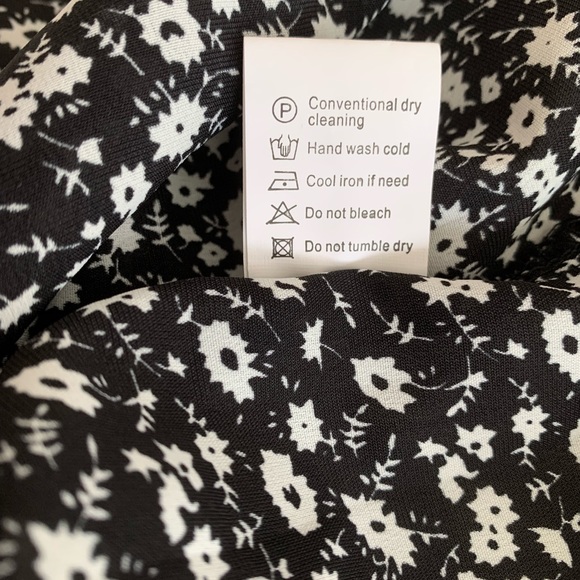 Black and White Top with Smocked Sleeves NWOT - Picture 6 of 9